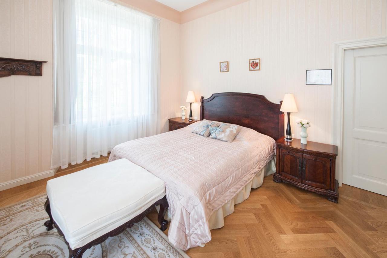 Готель Malpils Manor Екстер'єр фото